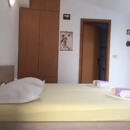 Pavlinovic Jure * Makarská