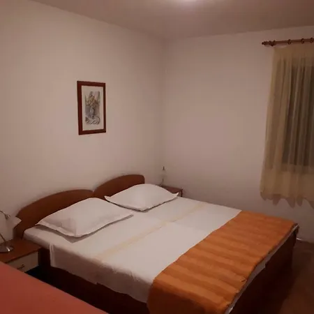 Pavlinovic Jure Apartmán Makarská