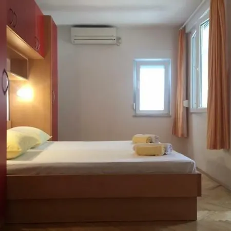 Pavlinovic Jure * ماكارسكا